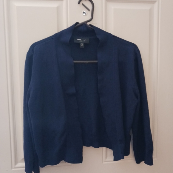 Lady shrug - Picture 1 of 2